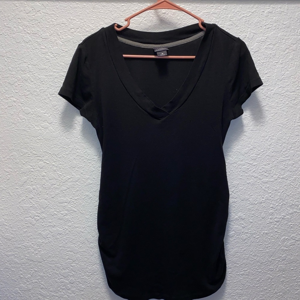 Black shirt sleeve shirt